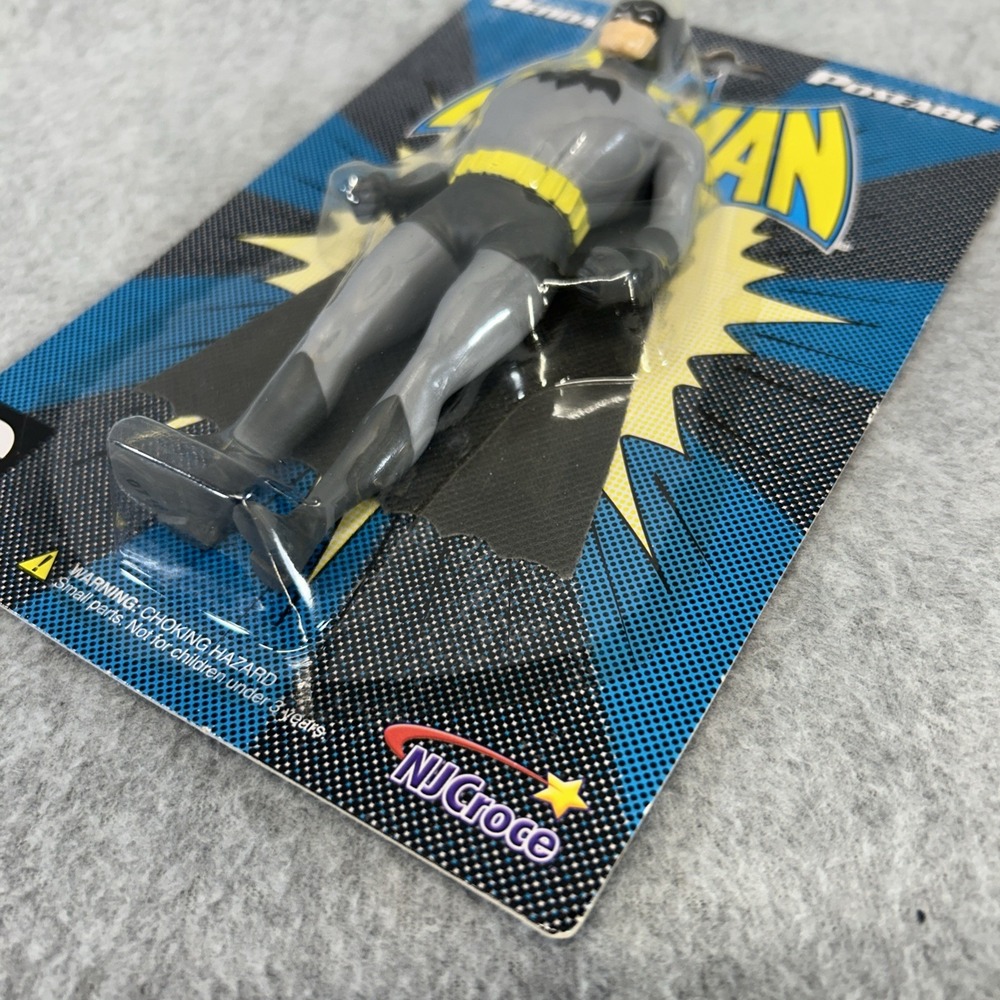 * BATMAN 5.5 IN DC COMICS BENDABLE ACTION FIGURE BY NJ CROCE - NEW * - Picture 2 of 7